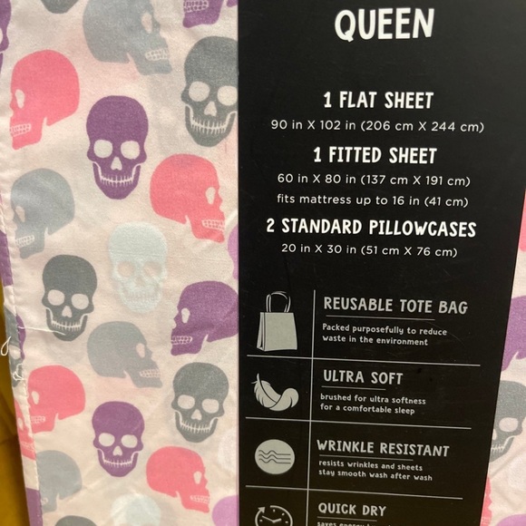 HAPPY HALLOWEEN Skulls QUEEN Sheet Set - Picture 3 of 6